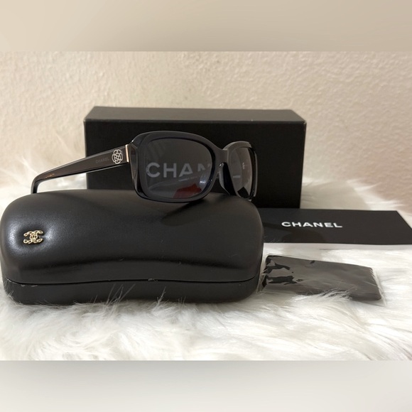 CHANEL Camellia Sunglasses - Picture 2 of 8